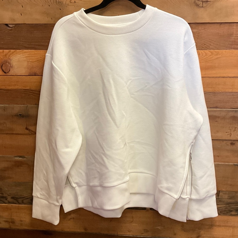 Alia Women’s White Crewneck Sweater